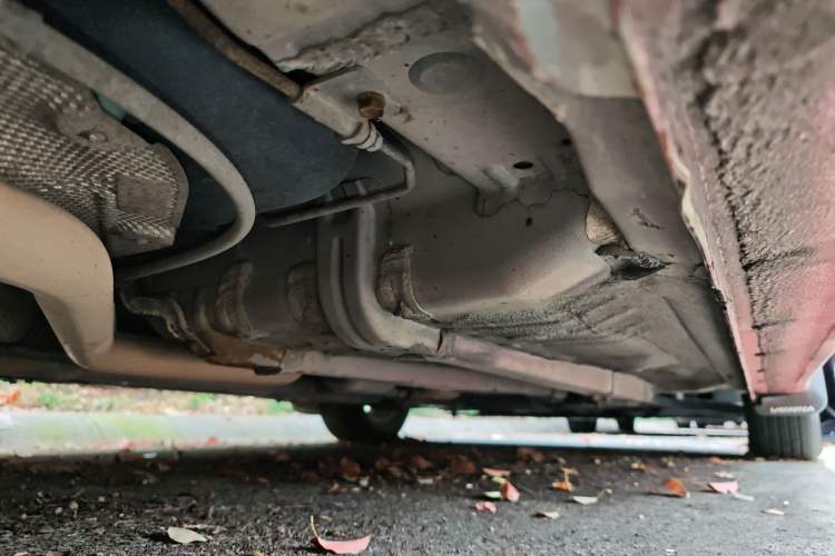 Used Hyundai Verna (older generation) 2010 Sedan 1.4L Automatic Comfort Model GS Chassis Rear Right