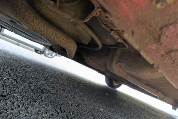 Used Hyundai Verna (older generation) 2010 Sedan 1.4L Manual Comfort GS Chassis Rear Right