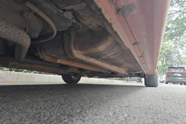 Used Hyundai Verna (older generation) 2010 Sedan 1.4L Manual Comfort GS Chassis Rear Right