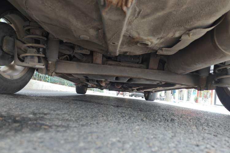 Used Hyundai Verna (older generation) 2010 Sedan 1.4L Manual Comfort GS Chassis Rear