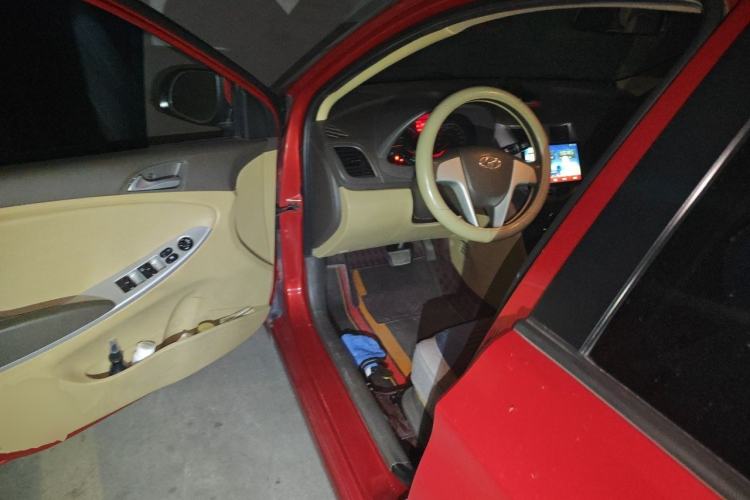 Used Hyundai Verna (older generation) 2010 Sedan 1.4L Automatic Comfort Model GS Driver Seat