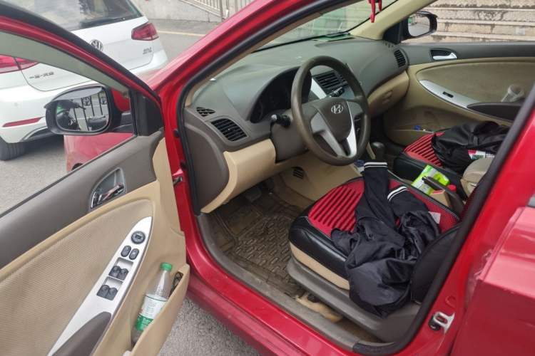 Used Hyundai Verna (older generation) 2010 Sedan 1.4L Automatic Fashionable GT Model Driver Seat