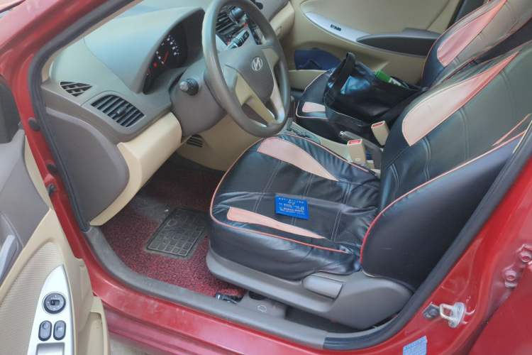 Used Hyundai Verna (older generation) 2010 Sedan 1.4L Automatic Fashionable GT Model Driver Seat