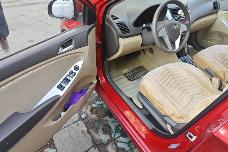 Used Hyundai Verna (older generation) 2010 Sedan 1.4L Automatic Fashionable GT Model Driver Seat