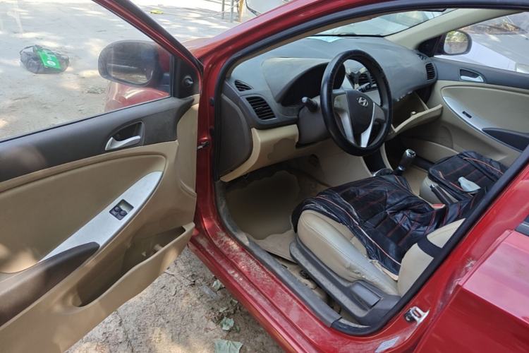 Used Hyundai Verna (older generation) 2010 Sedan 1.4L Manual Standard GL Model Driver Seat