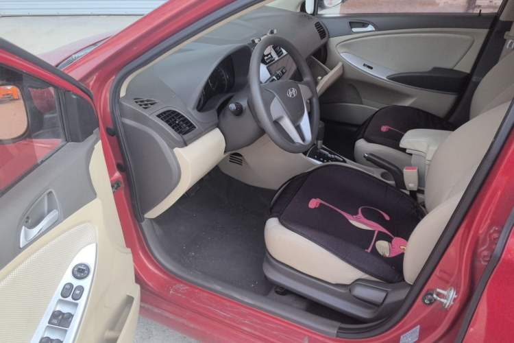 Used Hyundai Verna (older generation) 2010 Sedan 1.4L Automatic Fashionable GT Model Driver Seat