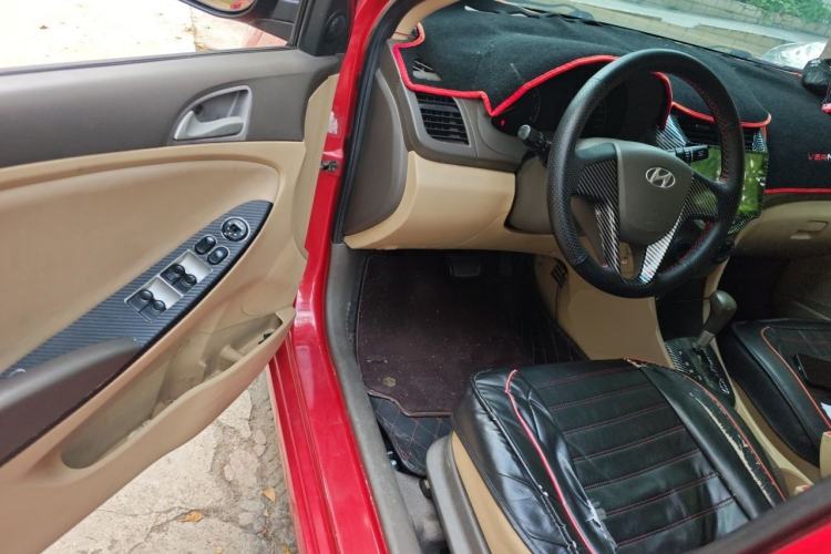 Used Hyundai Verna (older generation) 2010 Sedan 1.4L Automatic Comfort Model GS Driver Seat