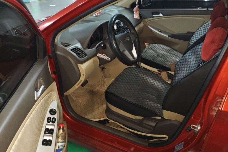 Used Hyundai Verna (older generation) 2010 Sedan 1.4L Automatic Fashionable GT Model Driver Seat