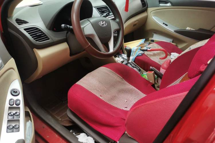 Used Hyundai Verna (older generation) 2010 Sedan 1.4L Automatic Comfort Model GS Driver Seat