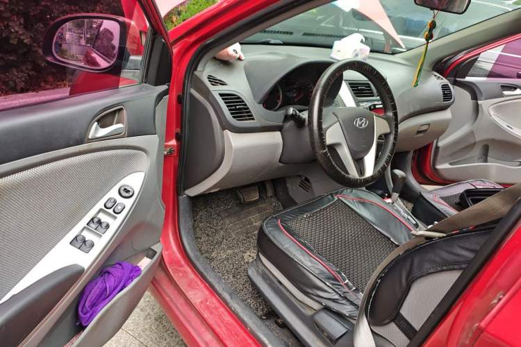Used Hyundai Verna (older generation) 2010 Sedan 1.4L Automatic Fashionable GT Model Driver Seat