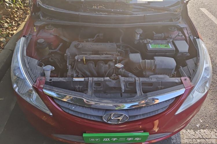 Used Hyundai Verna (older generation) 2010 Sedan 1.4L Manual Comfort GS Engine Bay