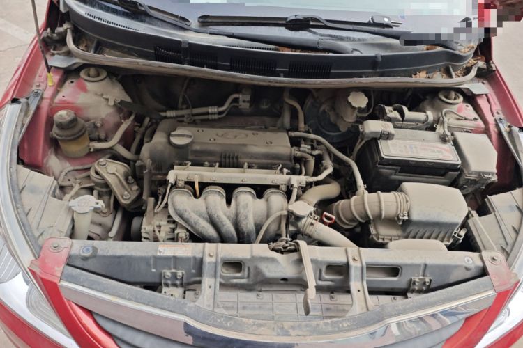 Used Hyundai Verna (older generation) 2010 Sedan 1.4L Automatic Comfort Model GS Engine Bay