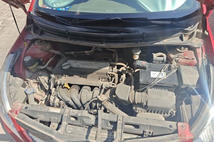 Used Hyundai Verna (older generation) 2010 Sedan 1.4L Manual Comfort GS Engine Bay
