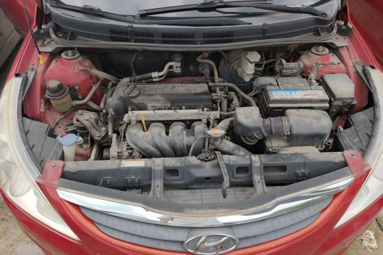 Used Hyundai Verna (older generation) 2010 Sedan 1.4L Manual Comfort GS Engine Bay