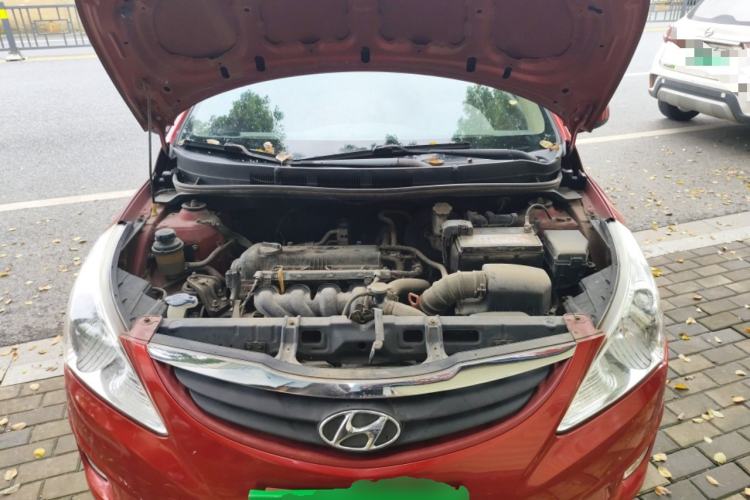 Used Hyundai Verna (older generation) 2010 Sedan 1.4L Automatic Fashionable GT Model Engine Bay