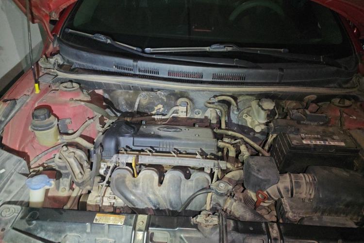 Used Hyundai Verna (older generation) 2010 Sedan 1.4L Automatic Comfort Model GS Engine Bay