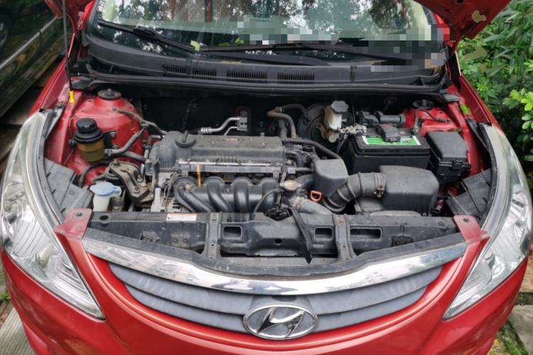Used Hyundai Verna (older generation) 2010 Sedan 1.4L Automatic Comfort Model GS Engine Bay