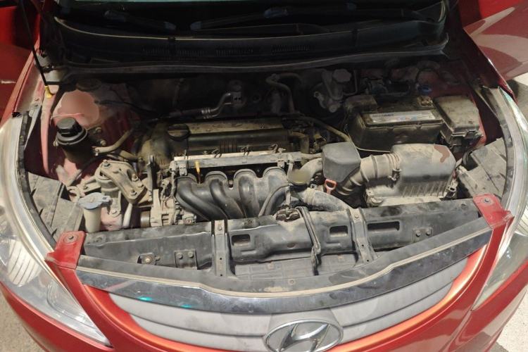 Used Hyundai Verna (older generation) 2010 Sedan 1.4L Automatic Comfort Model GS Engine Bay