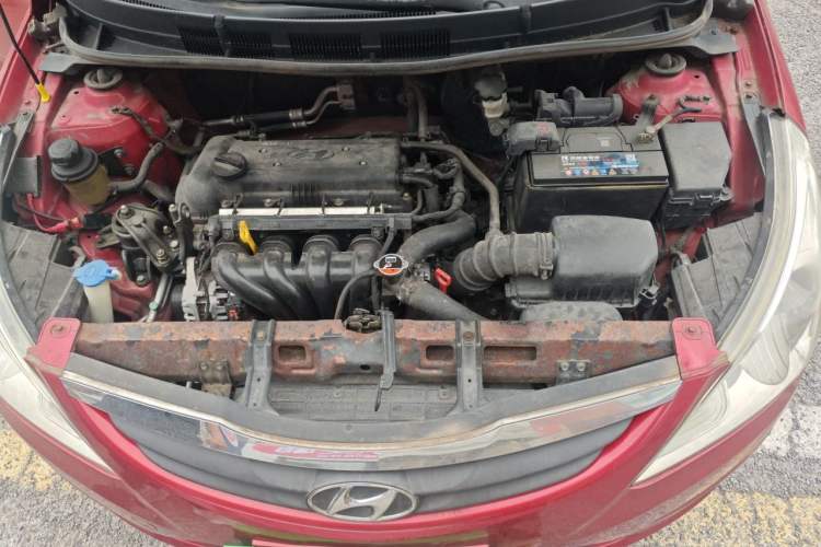 Used Hyundai Verna (older generation) 2010 Sedan 1.4L Automatic Fashionable GT Model Engine Bay