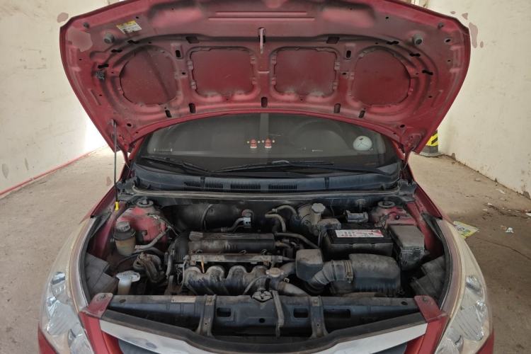Used Hyundai Verna (older generation) 2010 Sedan 1.4L Manual Comfort GS Engine Bay