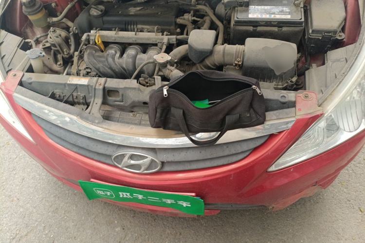 Used Hyundai Verna (older generation) 2010 Sedan 1.4L Manual Standard GL Model Engine Bay