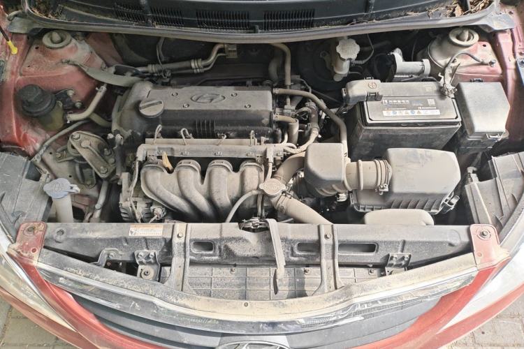 Used Hyundai Verna (older generation) 2010 Sedan 1.4L Manual Comfort GS Engine Bay
