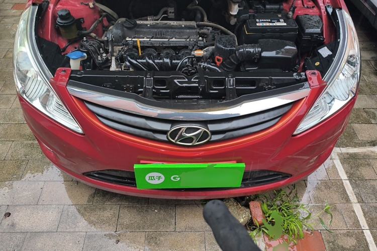 Used Hyundai Verna (older generation) 2010 Sedan 1.4L Automatic Comfort Model GS Engine Bay