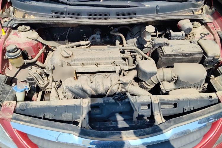 Used Hyundai Verna (older generation) 2010 Sedan 1.4L Manual Comfort GS Engine Bay