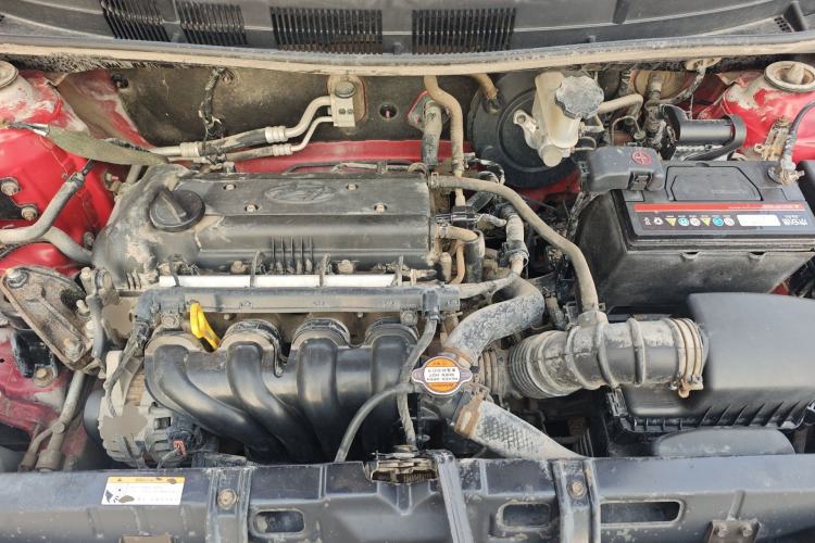 Used Hyundai Verna (older generation) 2010 Sedan 1.4L Manual Comfort GS Engine Bay