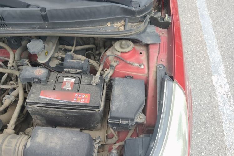 Used Hyundai Verna (older generation) 2010 Sedan 1.4L Manual Comfort GS Engine Bay Left