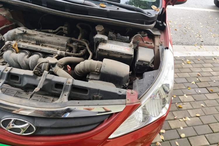 Used Hyundai Verna (older generation) 2010 Sedan 1.4L Automatic Fashionable GT Model Engine Bay Left