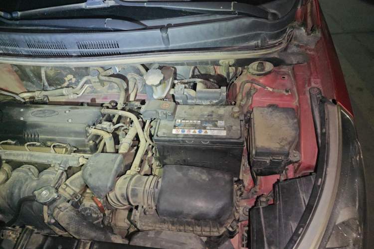 Used Hyundai Verna (older generation) 2010 Sedan 1.4L Automatic Comfort Model GS Engine Bay Left