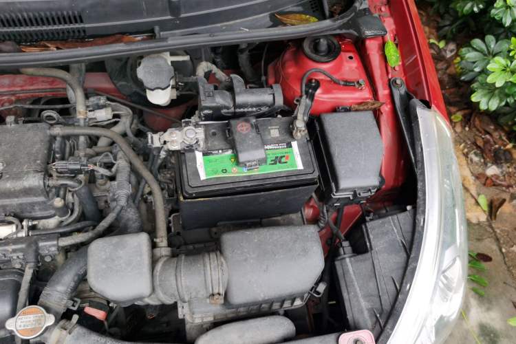 Used Hyundai Verna (older generation) 2010 Sedan 1.4L Automatic Comfort Model GS Engine Bay Left