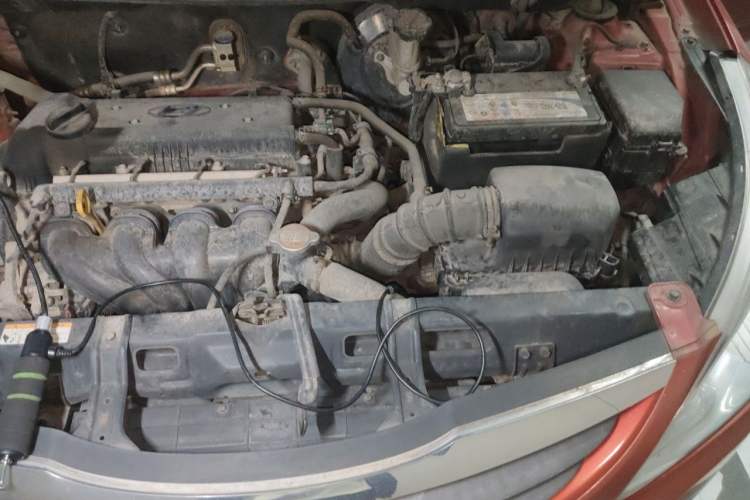 Used Hyundai Verna (older generation) 2010 Sedan 1.4L Manual Comfort GS Engine Bay Left