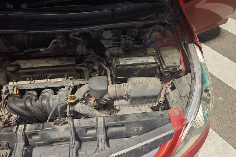 Used Hyundai Verna (older generation) 2010 Sedan 1.4L Automatic Comfort Model GS Engine Bay Left