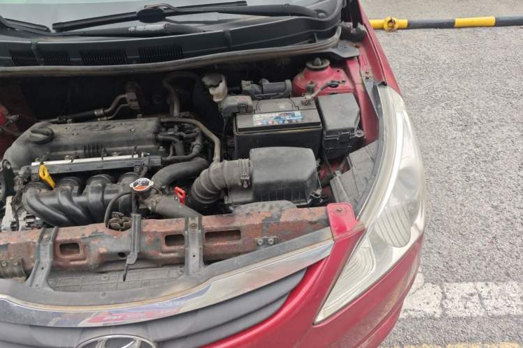 Used Hyundai Verna (older generation) 2010 Sedan 1.4L Automatic Fashionable GT Model Engine Bay Left