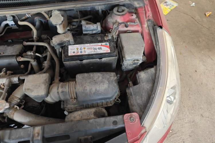 Used Hyundai Verna (older generation) 2010 Sedan 1.4L Manual Comfort GS Engine Bay Left