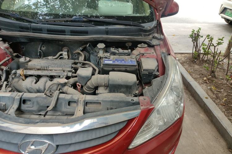Used Hyundai Verna (older generation) 2010 Sedan 1.4L Automatic Comfort Model GS Engine Bay Left
