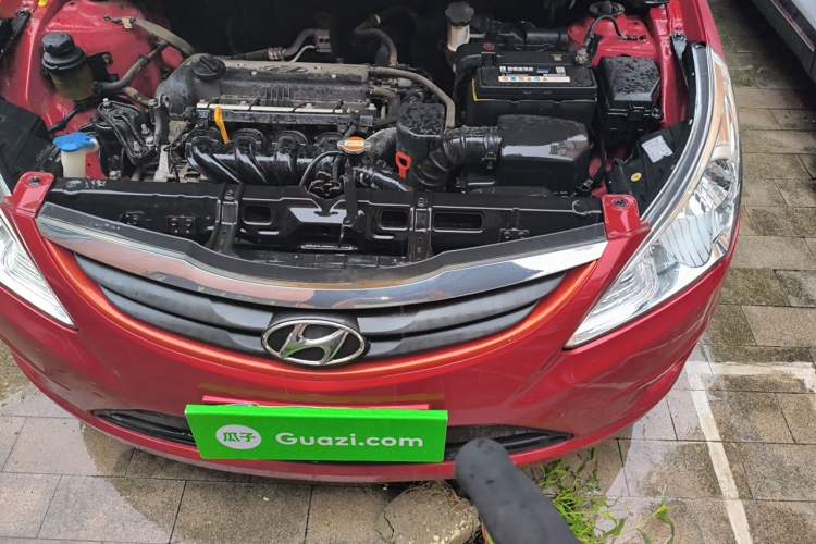 Used Hyundai Verna (older generation) 2010 Sedan 1.4L Automatic Comfort Model GS Engine Bay Left