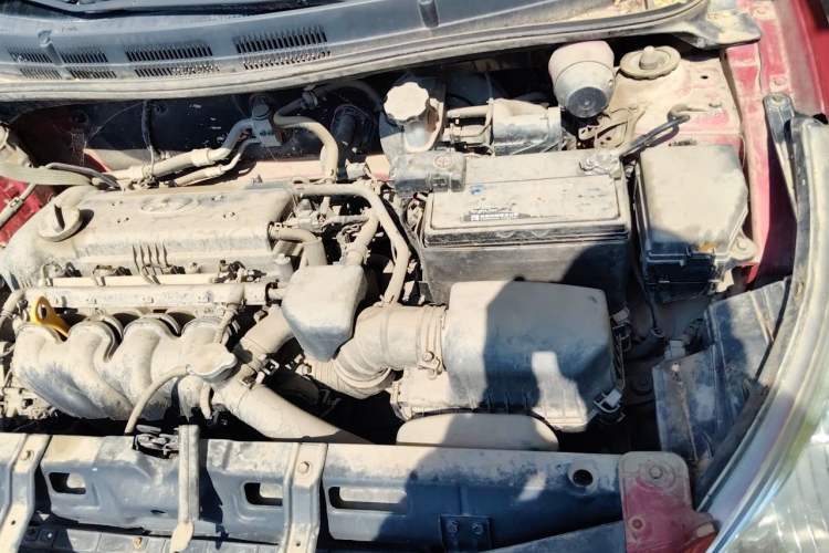 Used Hyundai Verna (older generation) 2010 Sedan 1.4L Manual Comfort GS Engine Bay Left