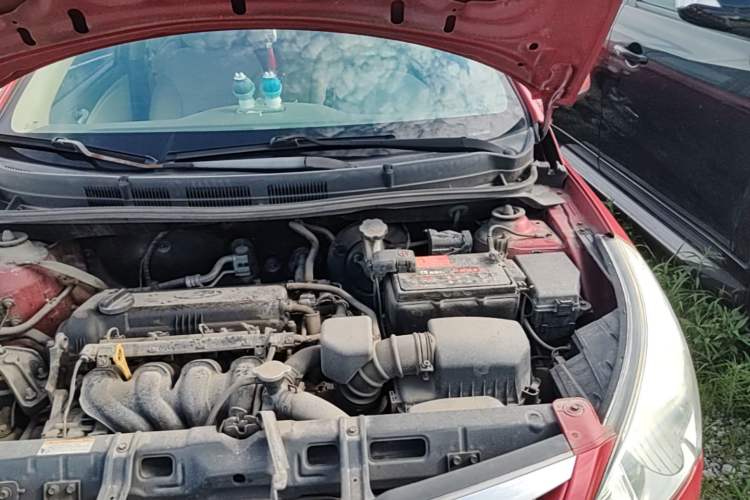 Used Hyundai Verna (older generation) 2010 Sedan 1.4L Manual Comfort GS Engine Bay Left