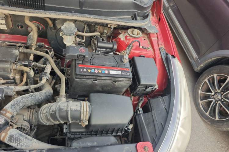 Used Hyundai Verna (older generation) 2010 Sedan 1.4L Manual Comfort GS Engine Bay Left