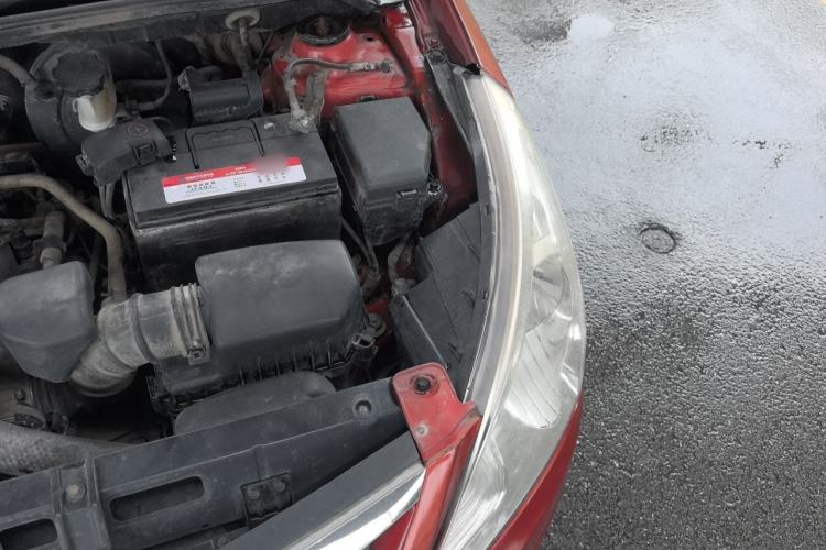Used Hyundai Verna (older generation) 2010 Sedan 1.4L Manual Comfort GS Engine Bay Left
