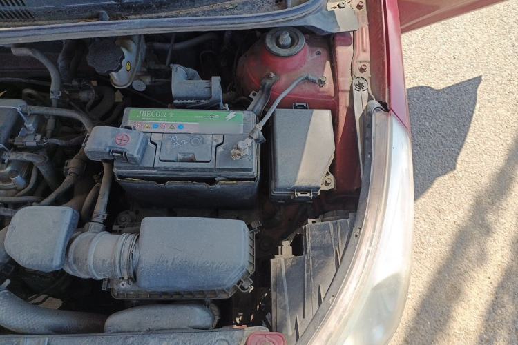 Used Hyundai Verna (older generation) 2010 Sedan 1.4L Manual Comfort GS Engine Bay Left