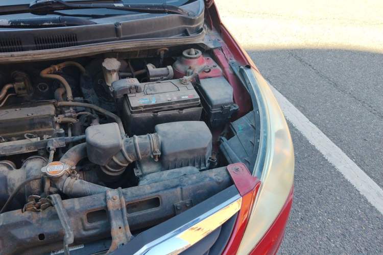 Used Hyundai Verna (older generation) 2010 Sedan 1.4L Manual Comfort GS Engine Bay Left