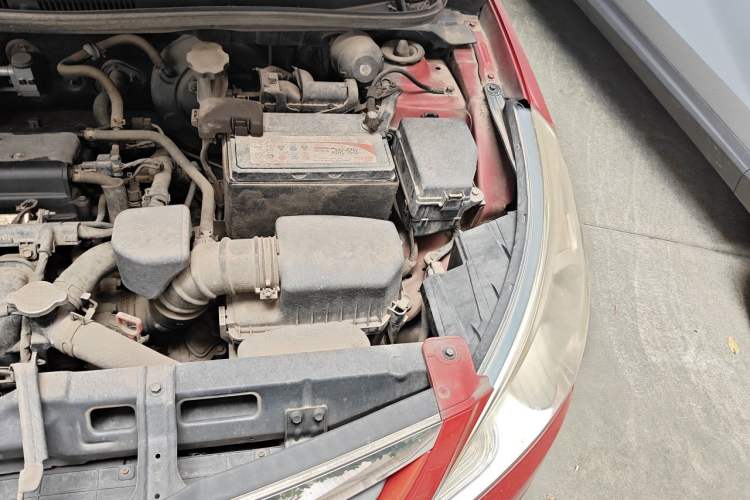 Used Hyundai Verna (older generation) 2010 Sedan 1.4L Automatic Comfort Model GS Engine Bay Left