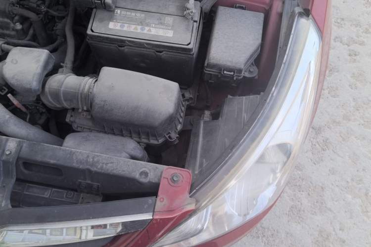 Used Hyundai Verna (older generation) 2010 Sedan 1.4L Automatic Fashionable GT Model Engine Bay Left