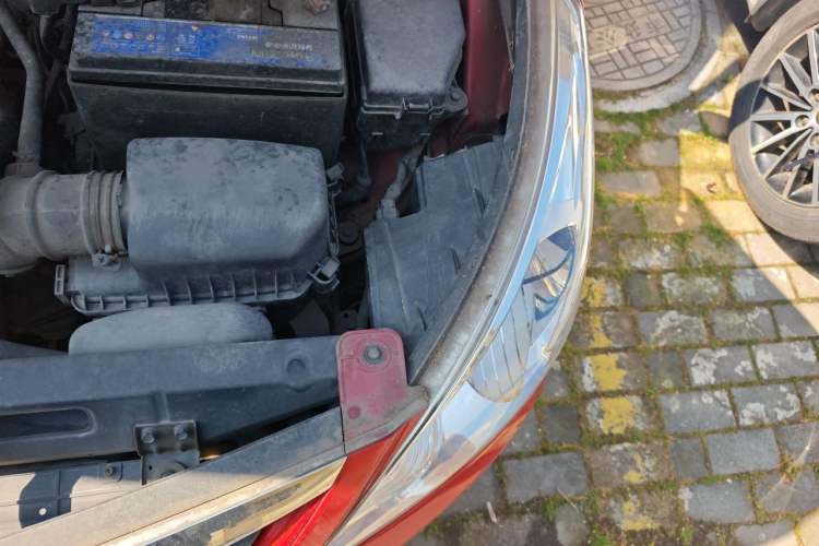 Used Hyundai Verna (older generation) 2010 Sedan 1.4L Manual Comfort GS Engine Bay Left