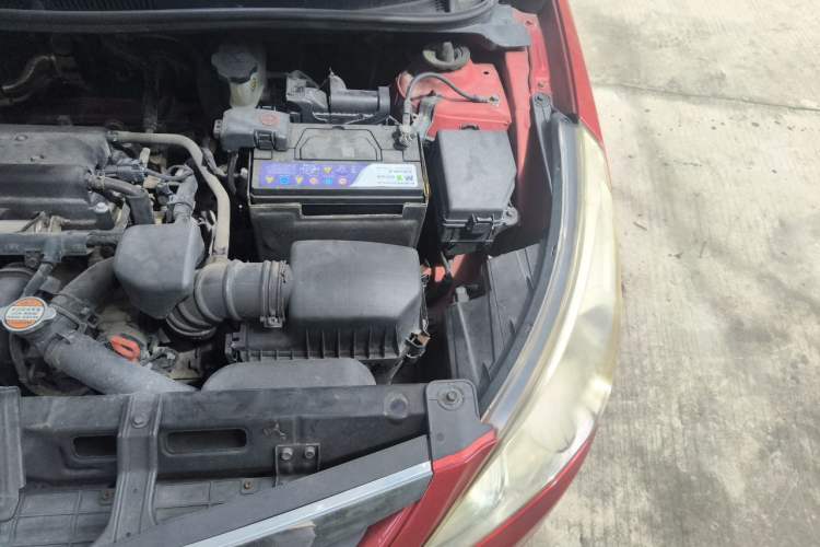 Used Hyundai Verna (older generation) 2010 Sedan 1.4L Automatic Comfort Model GS Engine Bay Left
