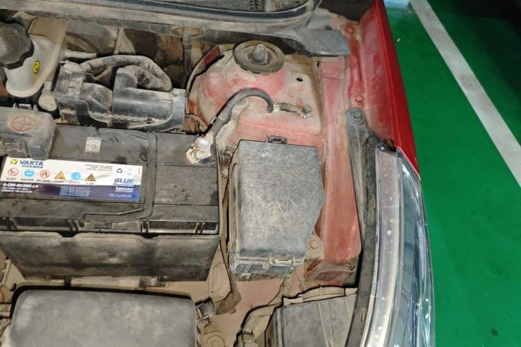 Used Hyundai Verna (older generation) 2010 Sedan 1.4L Automatic Fashionable GT Model Engine Bay Left
